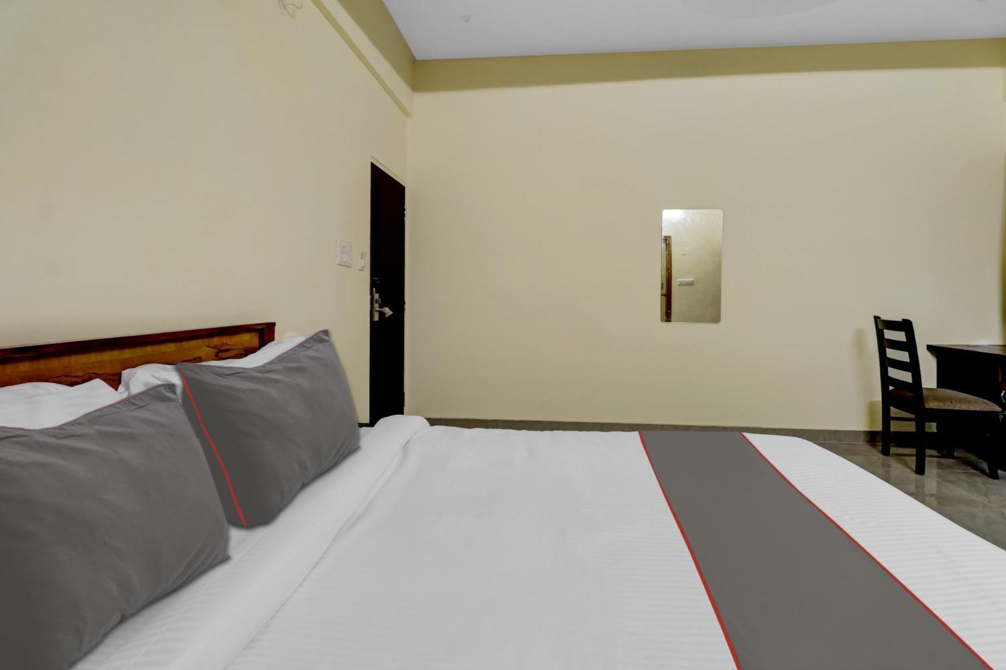 Hotel O Manyata Palace Bangalore Buitenkant foto